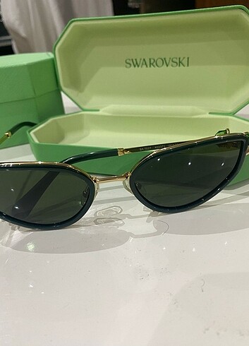 Swarovski güneş gözlüğü 