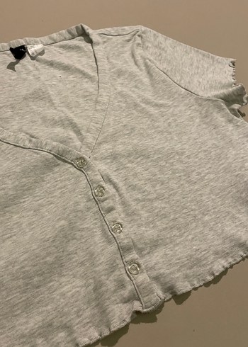 H&M H&M Düğmeli V Yaka Gri Crop Top