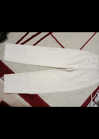 Diğer Karol Beyaz Yırtık Detaylı Kadın Jean Pantolon