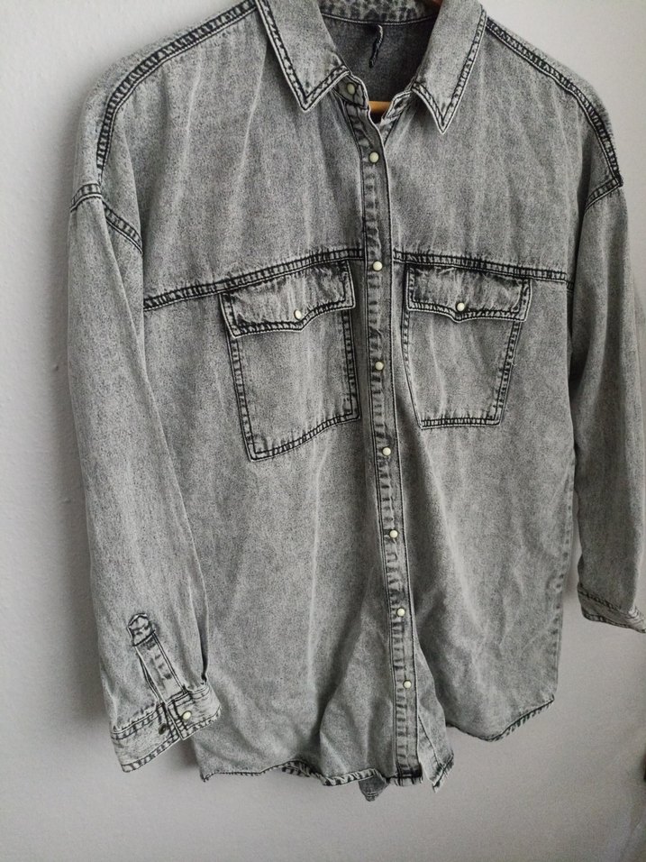 Gri Kadın Denim Gömlek Düğmeli Rahat Kesim - Görsel 4