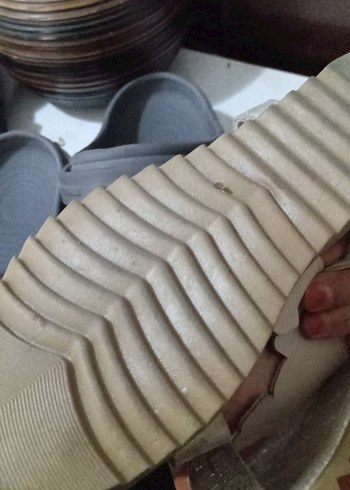 Nine West Beyaz Yılan Desenli Dolgu Topuklu Kadın Sandalet