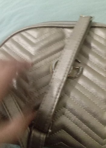 Miu Miu Gri Zincir Detaylı Yılan Derisi Desenli Kadın Çanta