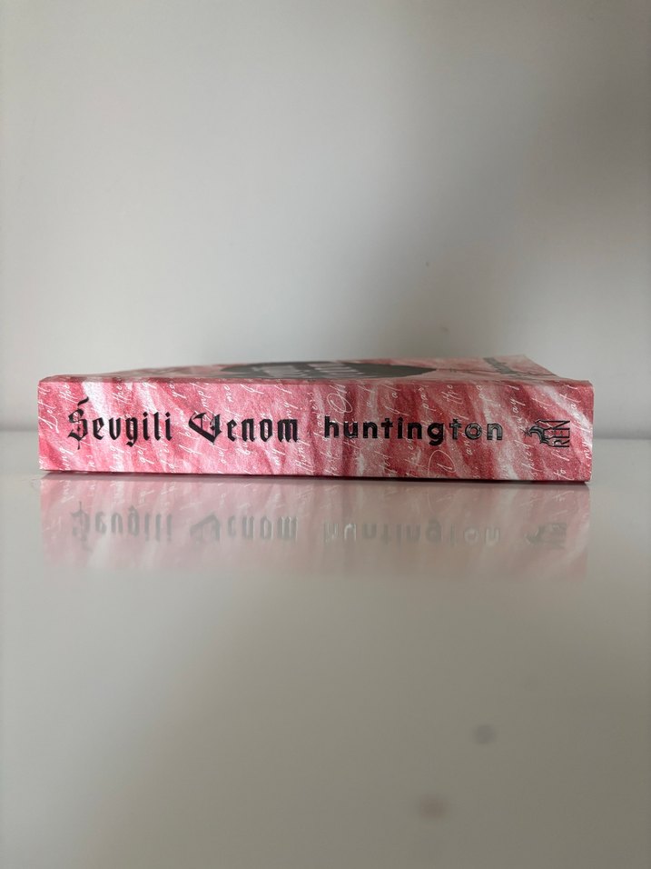 Sevgili Venom - Parker S. Huntington - Görsel 3
