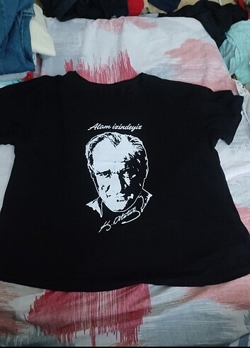 İki adet Atatürk tişört 