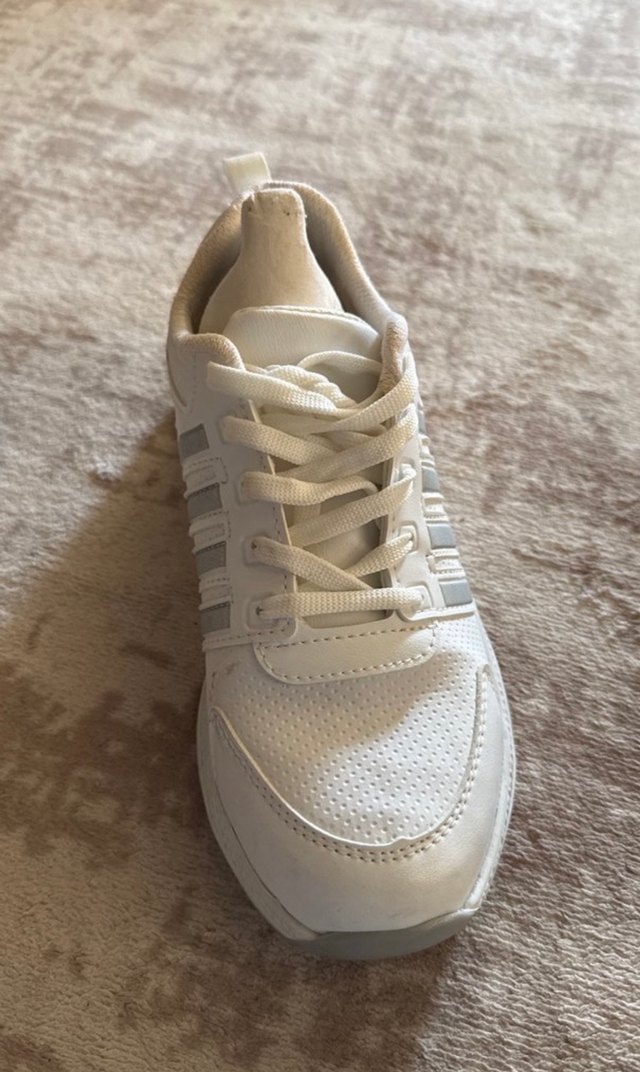 Beyaz Bağcıklı Kadın Spor Ayakkabı - Görsel 2