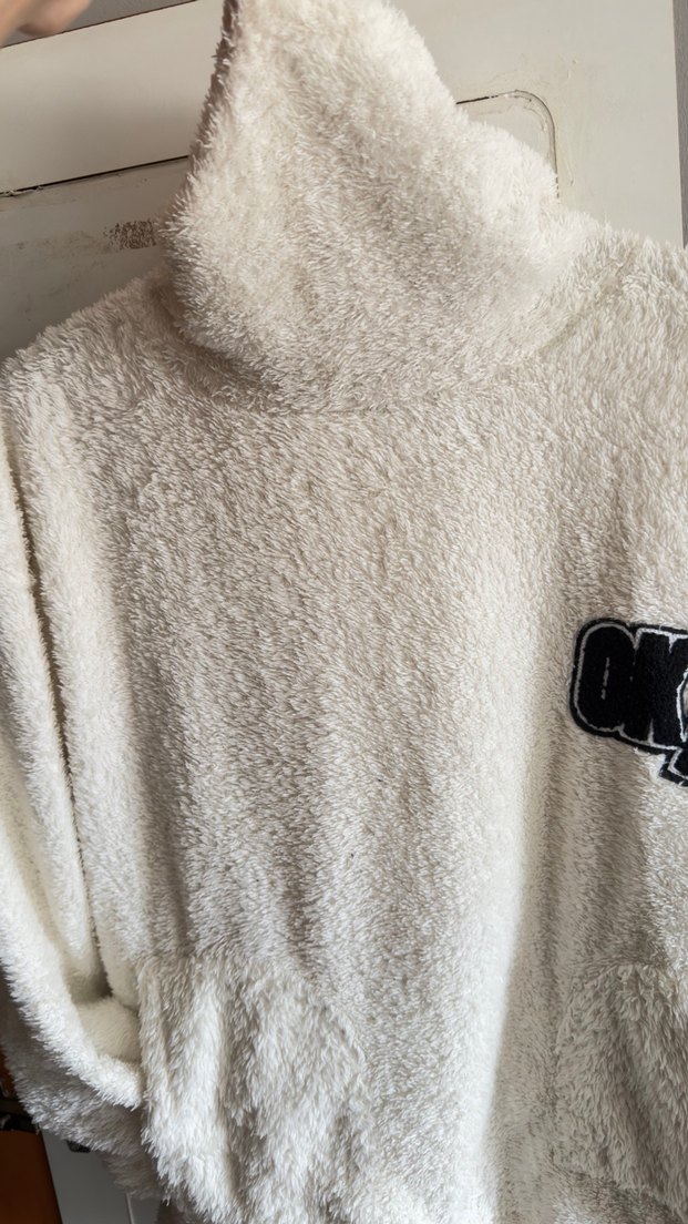 Beyaz Peluş Kadın Sweatshirt - Görsel 2