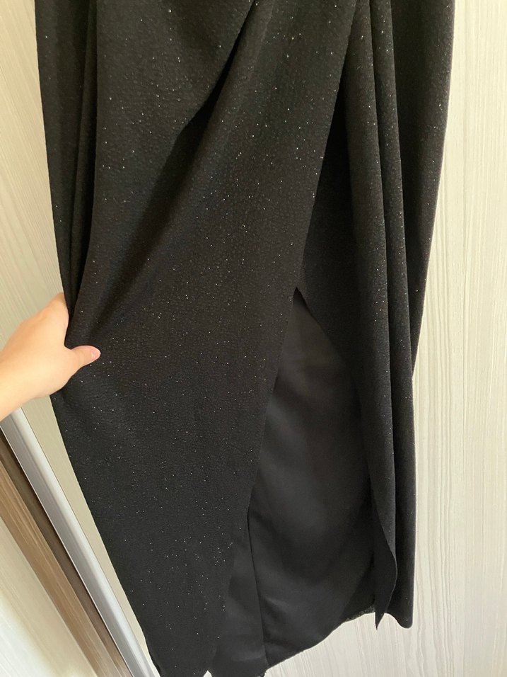 Siyah Drapeli Uzun V Yaka Kadın Elbise - Görsel 3