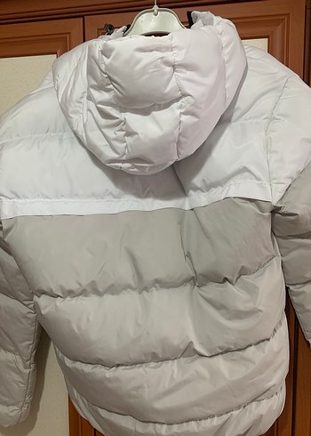 Nike Beyaz Kışlık Şişme mont - Görsel 2