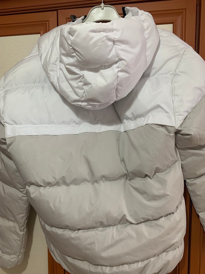 Nike Beyaz Kışlık Şişme mont - Görsel 2