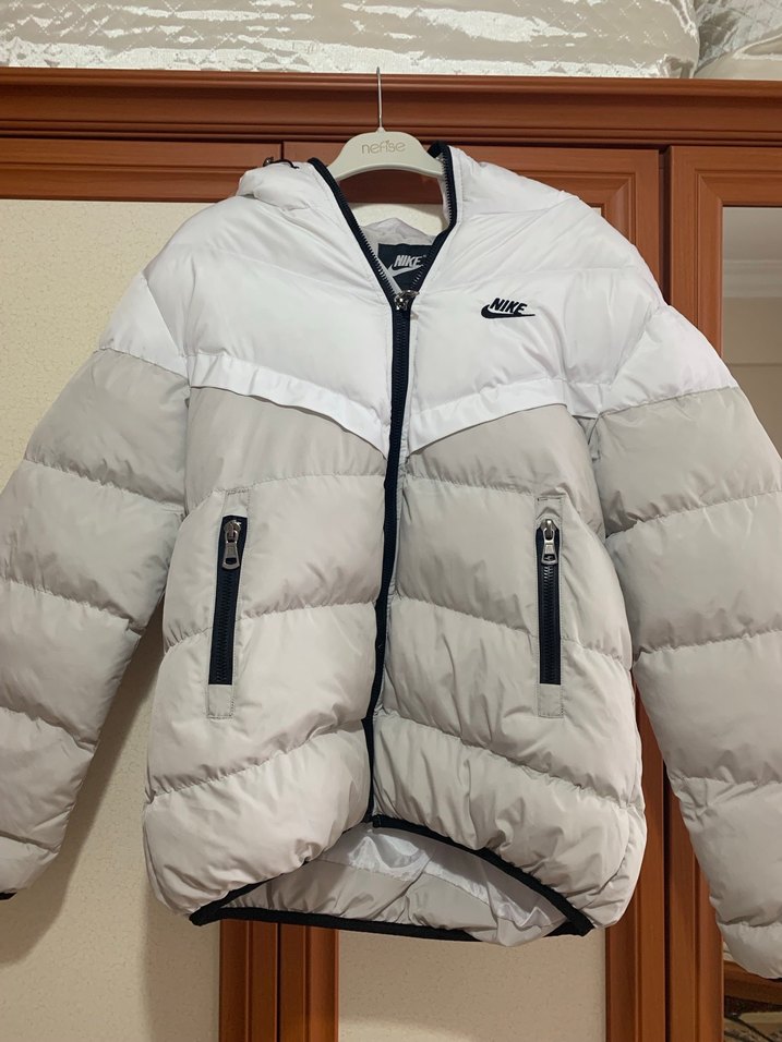 Nike Beyaz Kışlık Şişme mont - Görsel 4