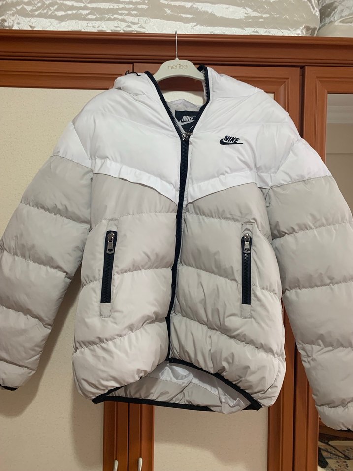 Nike Beyaz Kışlık Şişme mont - Görsel 3