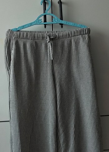 Gri Çizgili Kadın Pantolon - Görsel 2