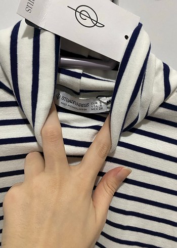 Stradivarius Çizgili Beyaz Yüksek Yakalı Kadın body
