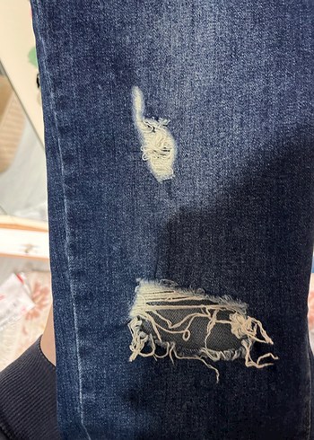 Kadın Lacivert Yırtık Pantolonlu Tulum - Görsel 2