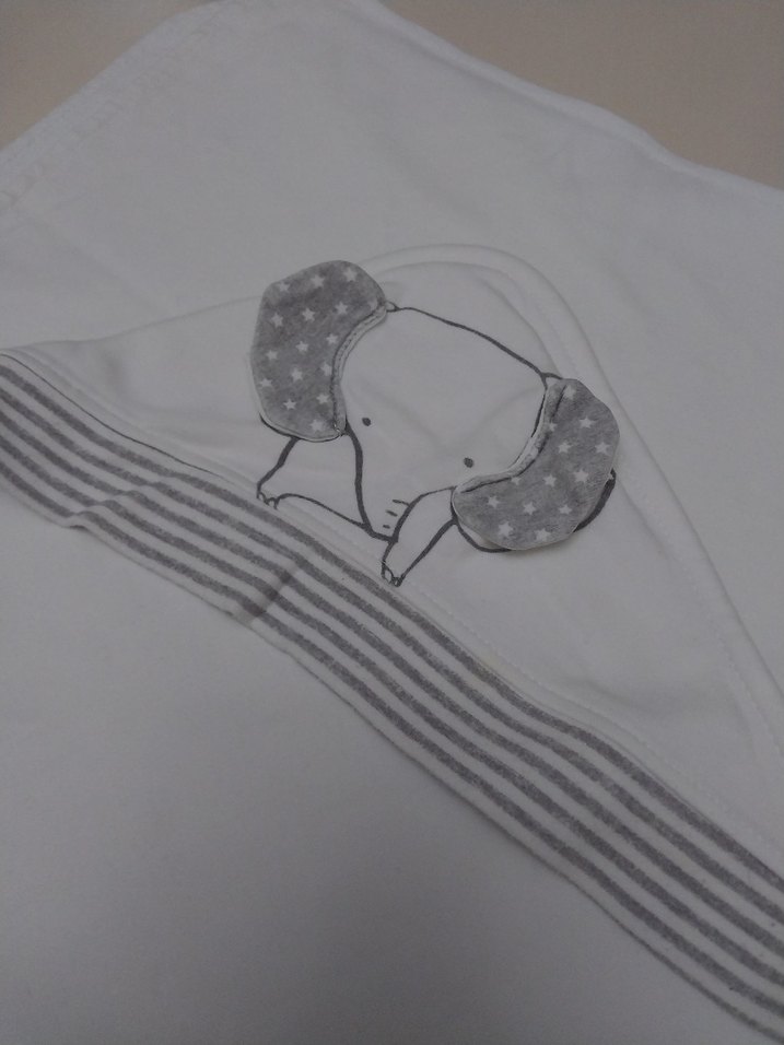 Gri Nakışlı Çocuk Battaniyesi - Görsel 2