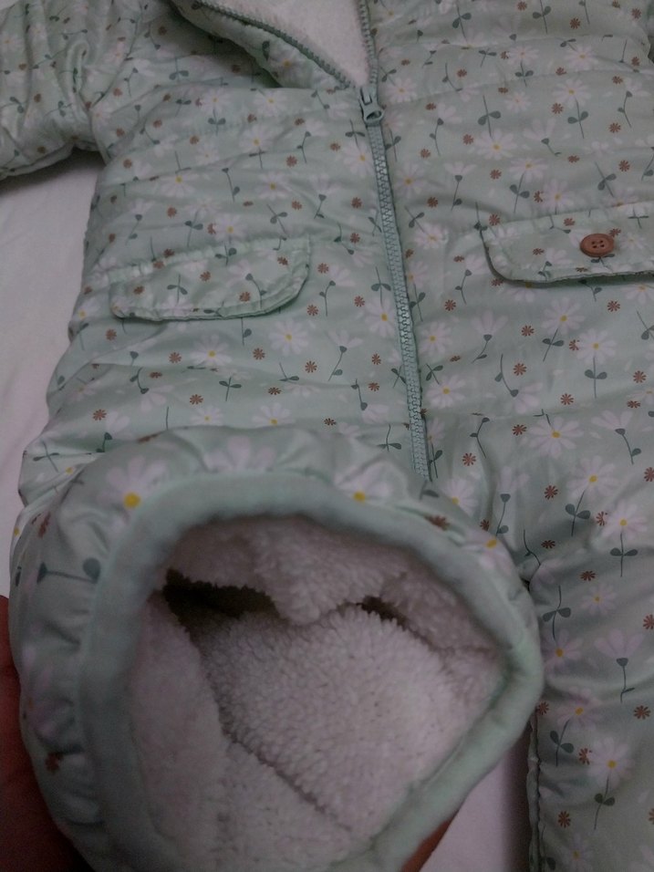 Düğmeli Yeşil Desenli Bebek Kız Tulumu - Görsel 5