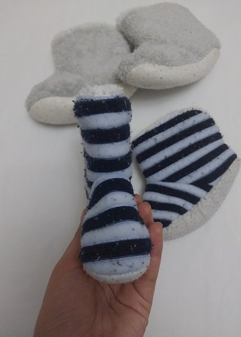 Gri Erkek Bebek Örgü Ev Botu - Görsel 2