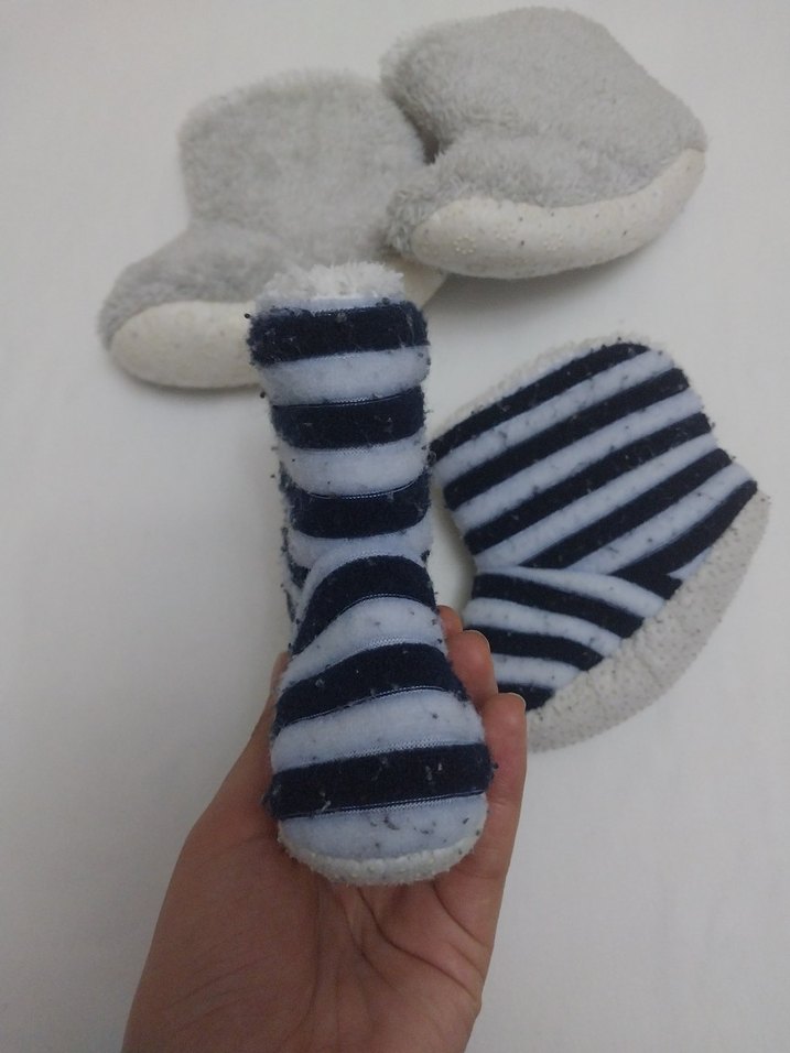 Gri Erkek Bebek Örgü Ev Botu - Görsel 2