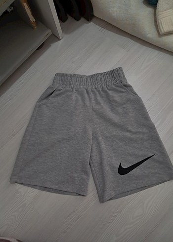 Gri Rahat Kesim Erkek Spor Şortu