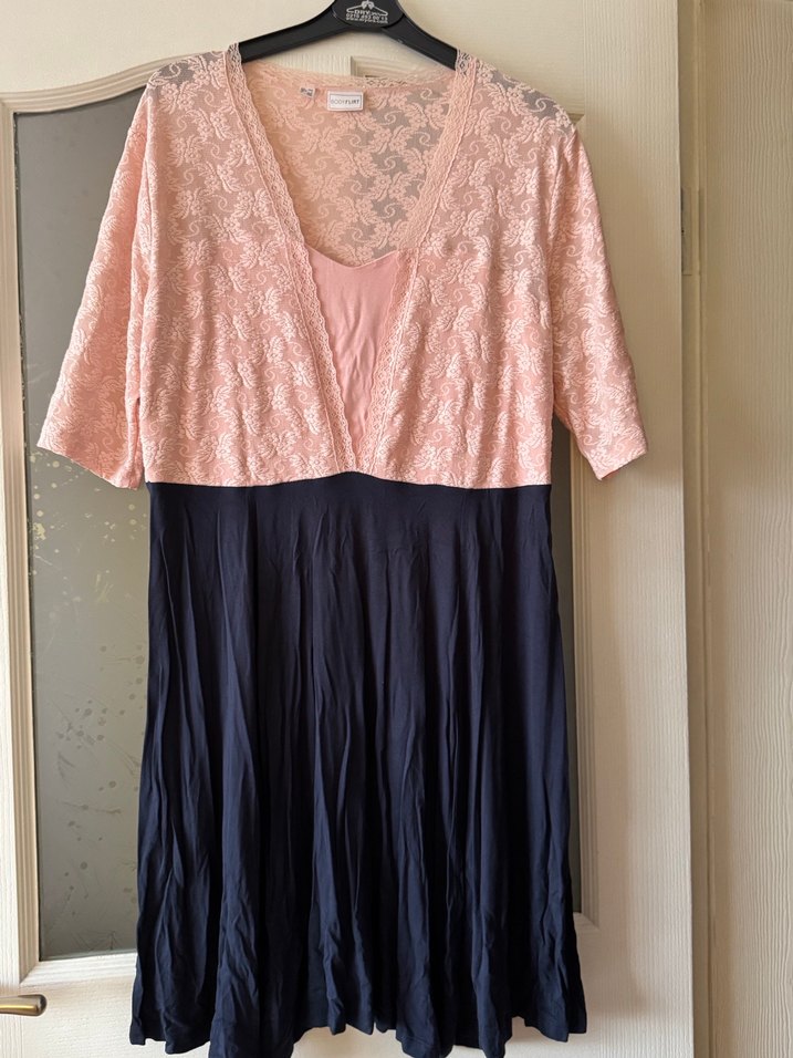 Dantel Detaylı Pembe Midi Hamile Elbisesi - Görsel 2