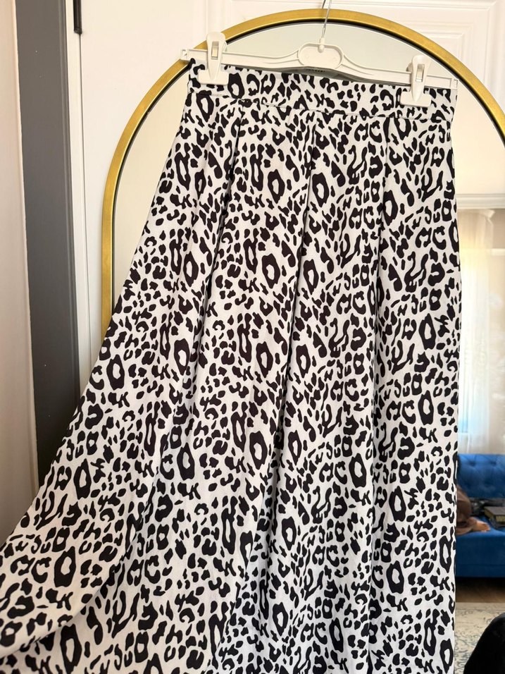 Kadın Siyah Beyaz Zebra Desenli Pilili Uzun Etek - Görsel 3