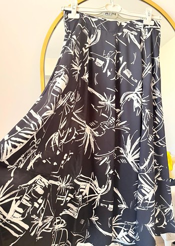 Desenli Siyah Uzun Kadın Etek - Görsel 5