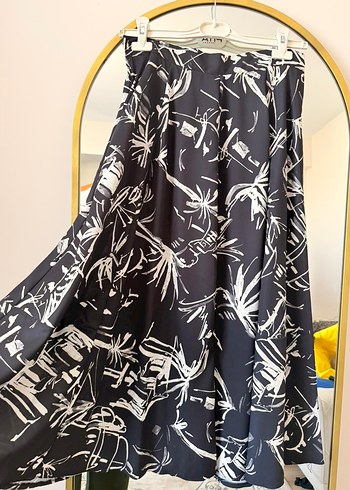 Desenli Piliseli Siyah Uzun Etek - Görsel 2