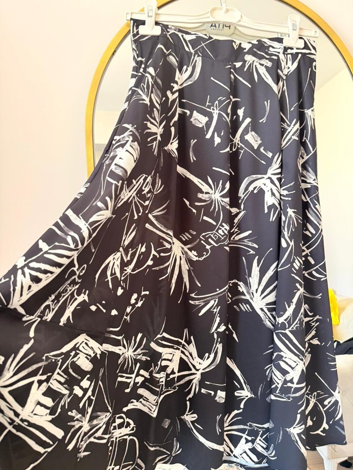 Desenli Piliseli Siyah Uzun Etek - Görsel 5