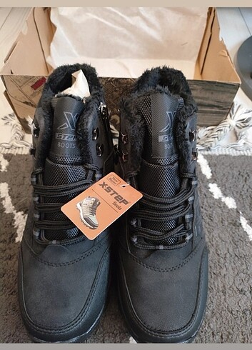 39 Beden siyah Renk X-Step marka sıfır kutusunda unisex bot