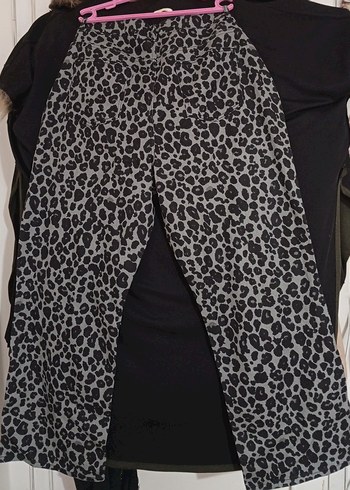 Gri Leopar Desenli Bol Kesim Kadın Pantolon - Görsel 3