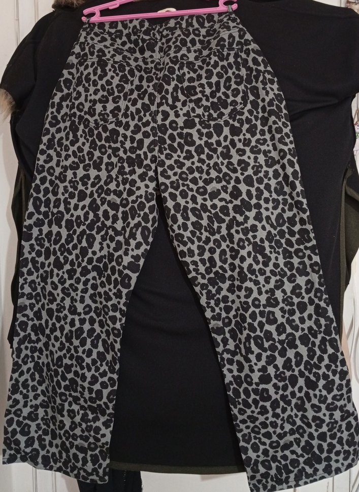Gri Leopar Desenli Bol Kesim Kadın Pantolon - Görsel 3