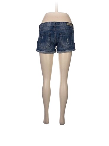 40 Beden Stradivarius Mini Şort %70 İndirimli.