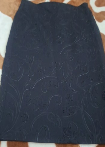 Uzun Siyah Nakışlı Drapeli Kalem Etek - Görsel 2