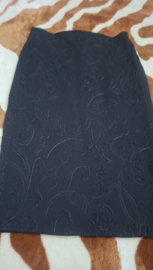 Uzun Siyah Nakışlı Drapeli Kalem Etek - Görsel 2