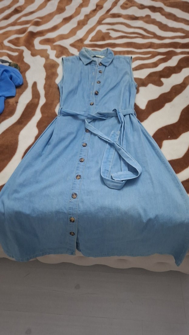 Düğmeli Kolsuz Mavi Uzun Denim Elbise - Görsel 3