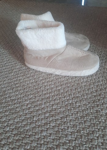 Kızlar için Sıcak Kürklü Bej Ev Terliği - Görsel 2