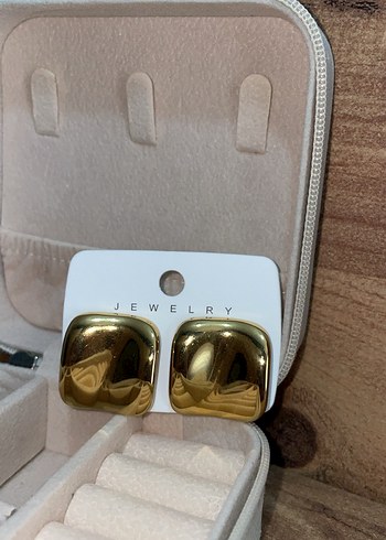  Beden Kadın Altın Renk Mini Tokalı Küpe