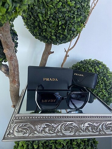 Prada gözlük