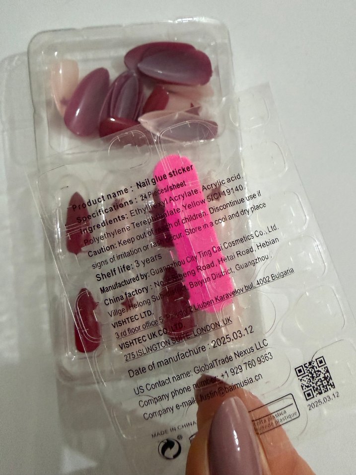 Kırmızı Yıldızlı Takma Tırnak - Görsel 4