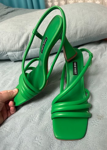 Nine West ürünü