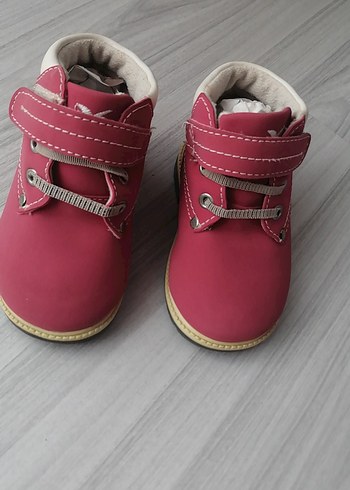 Kız Çocuk Pembe Kauçuk Tokalı Bot