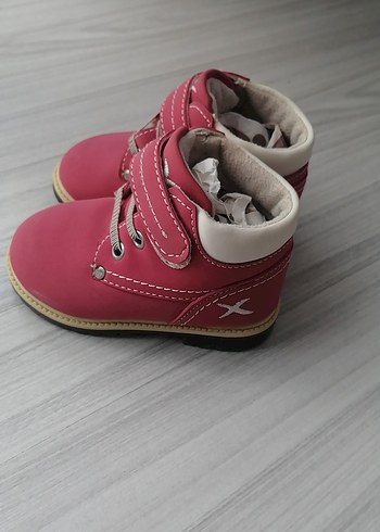 20 Beden pembe Renk Kız Çocuk Pembe Kauçuk Tokalı Bot