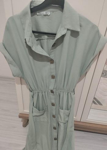 Düğmeli, Kısa Kollu, Salaş Kesim Uzun Elbise - Görsel 2