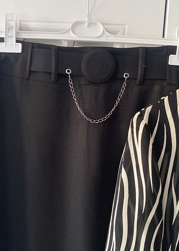 Zebra Desenli Siyah Pilili Midi Etek ve Gömlek Takım - Görsel 3