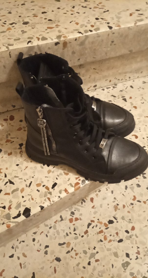 Siyah Platform Topuklu Sokak Stili Kadın Botları - Görsel 3