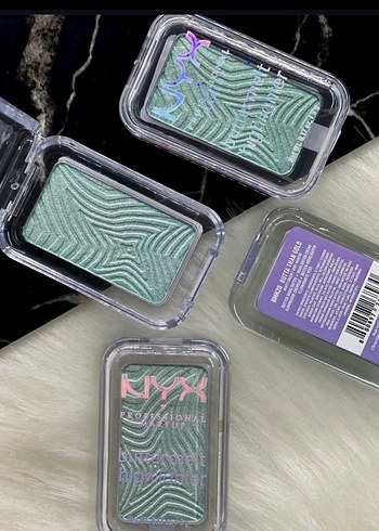 NYX Parlak Turkuaz Göz Farı