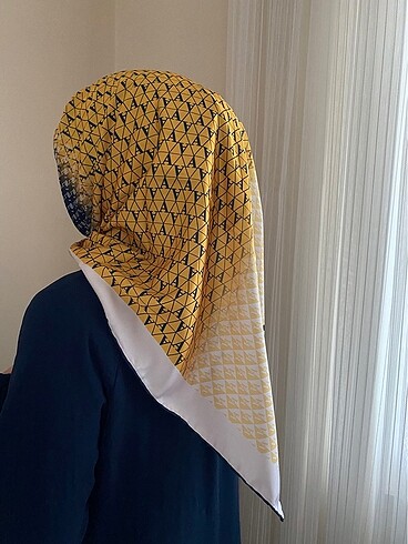 Armine Armine eşarp