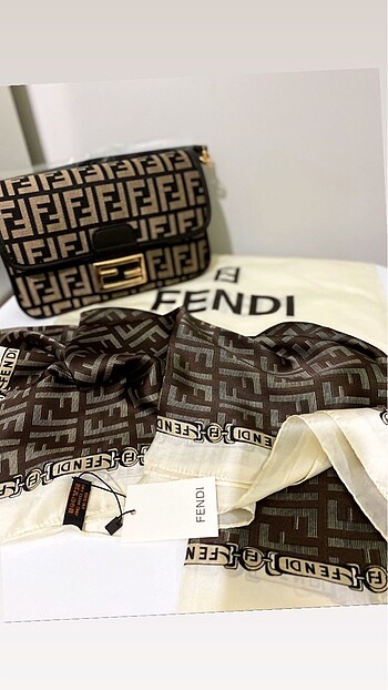 Fendi çanta ve şal