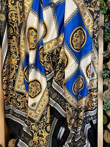 Diğer Versace desen tivil şal