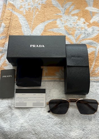 Prada Unisex Altın Desenli Güneş Gözlüğü - Görsel 7